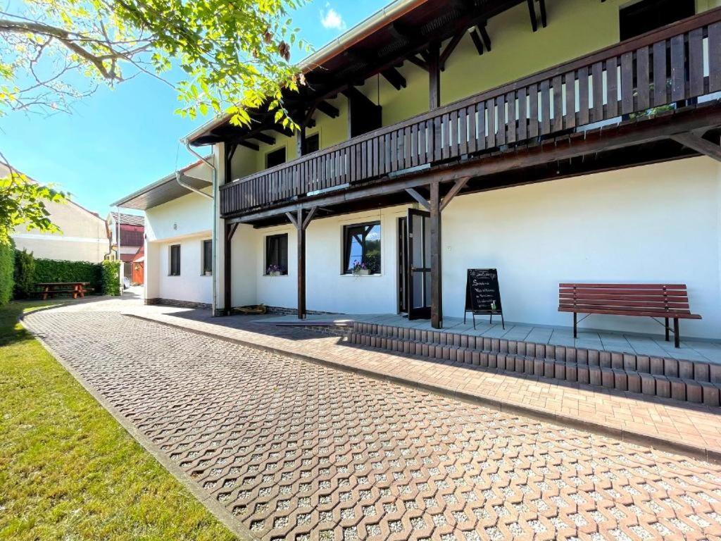 Penzion U Zameckeho Parku Тршебонь Экстерьер фото